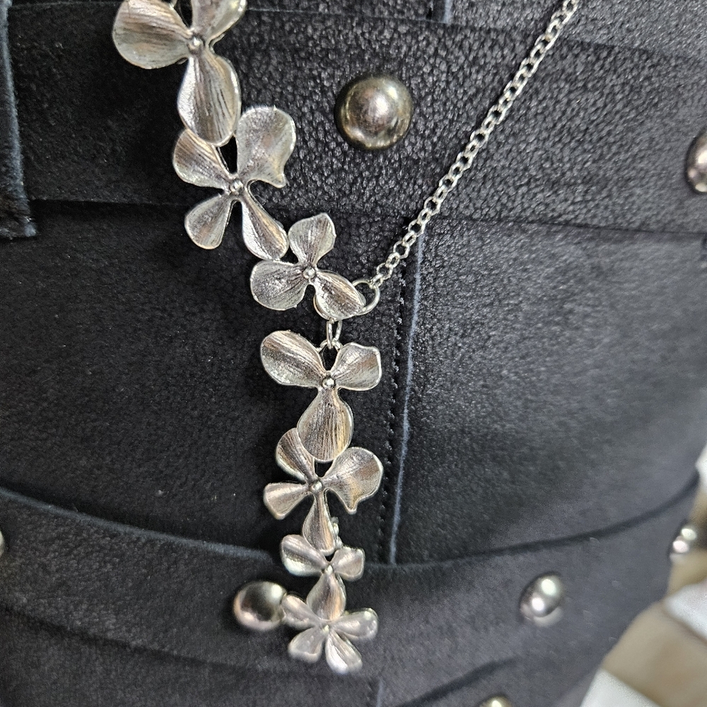 Silver Rain fall flower necklace